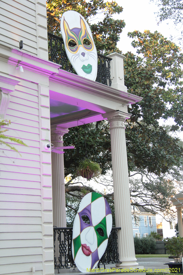 Krewe-of-House-Floats-00842-Central-City