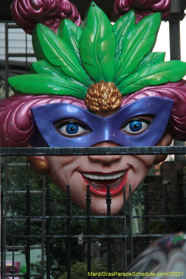 Krewe-of-House-Floats-00864-Central-City