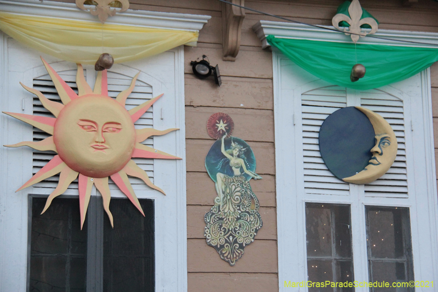 Krewe-of-House-Floats-00870-Central-City