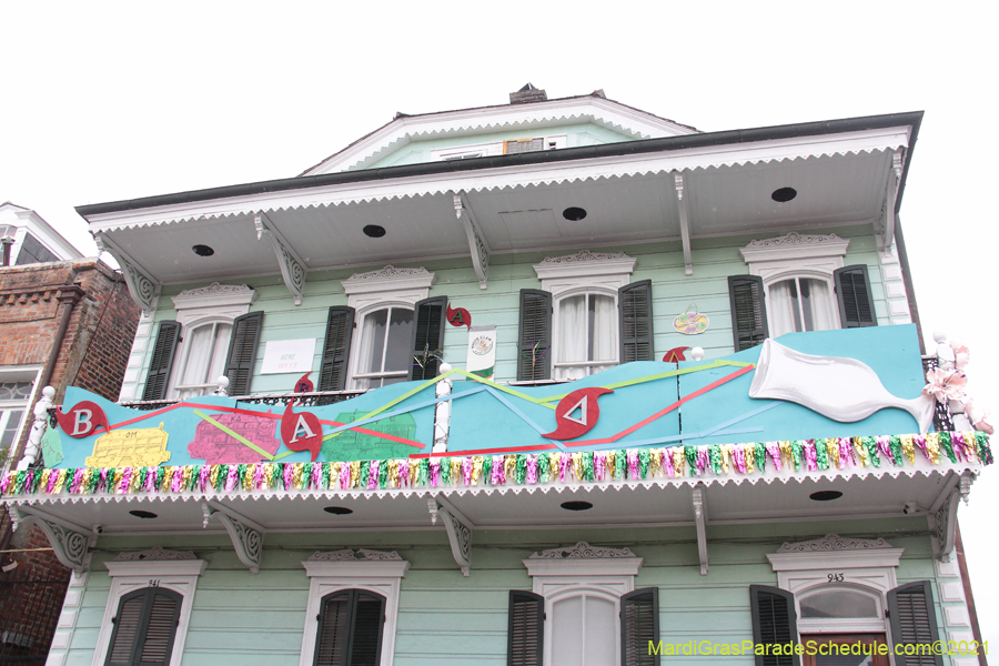 Krewe-of-House-Floats-04016-French-Quarter-2021