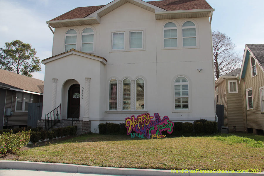 Krewe-of-House-Floats-03779-Lakeview-Lakeshore-WestEnd-2021