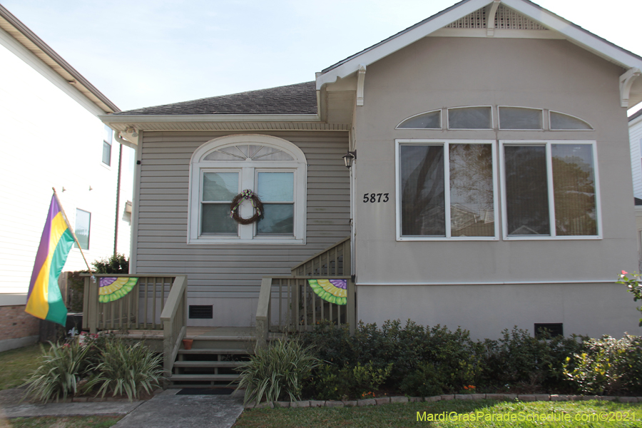 Krewe-of-House-Floats-03781-Lakeview-Lakeshore-WestEnd-2021