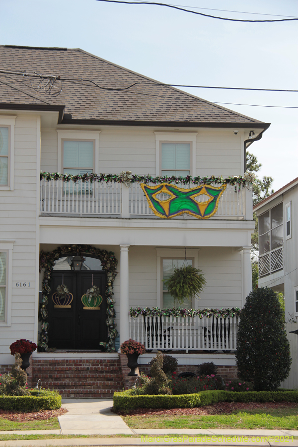 Krewe-of-House-Floats-03795-Lakeview-Lakeshore-WestEnd-2021