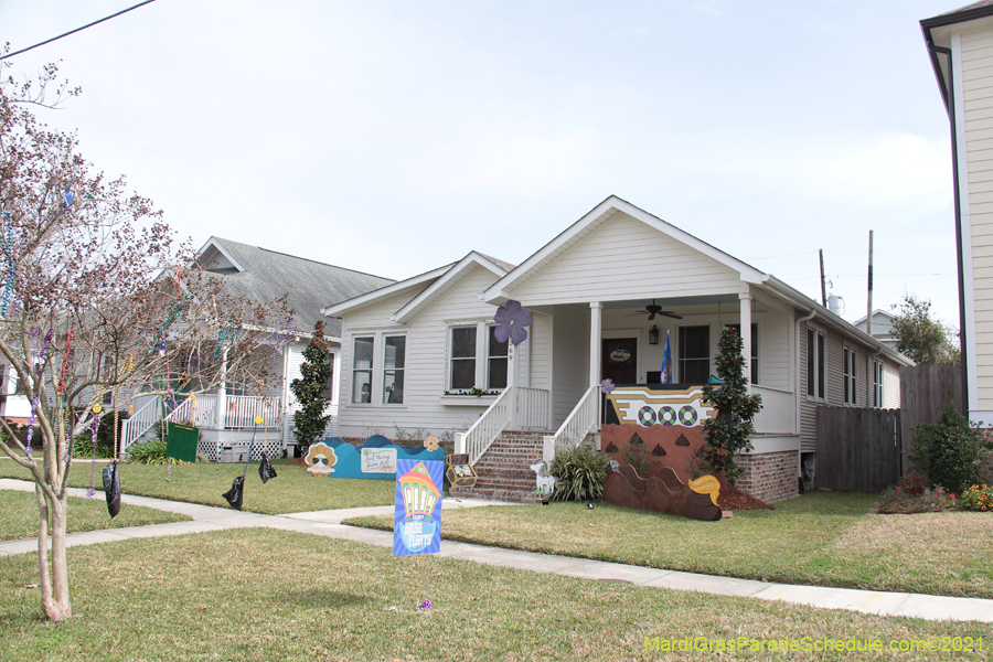 Krewe-of-House-Floats-03829-Lakeview-Lakeshore-WestEnd-2021