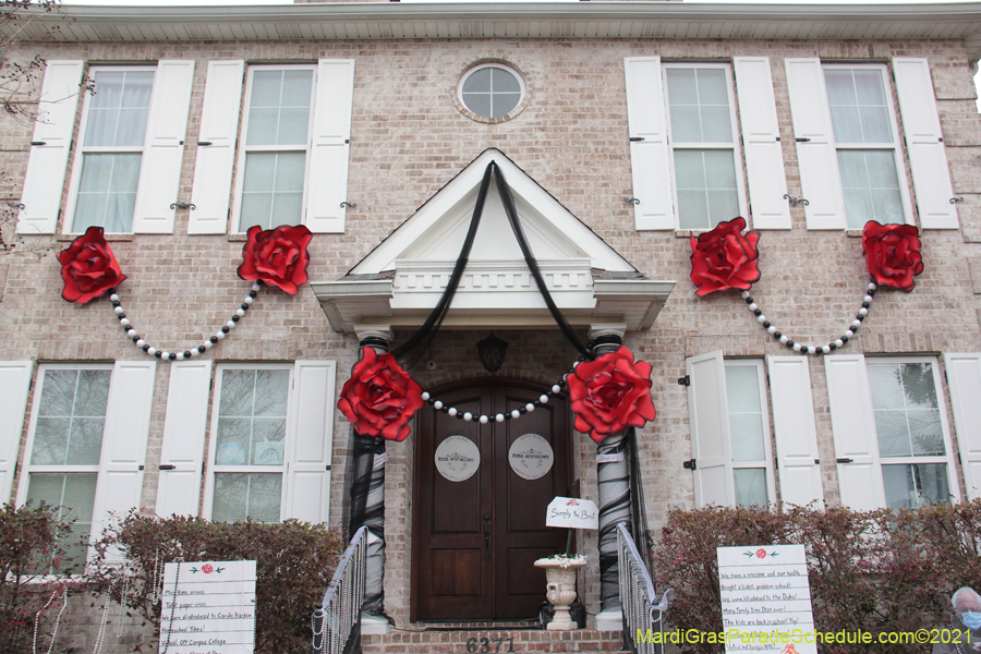 Krewe-of-House-Floats-03849-Lakeview-Lakeshore-WestEnd-2021