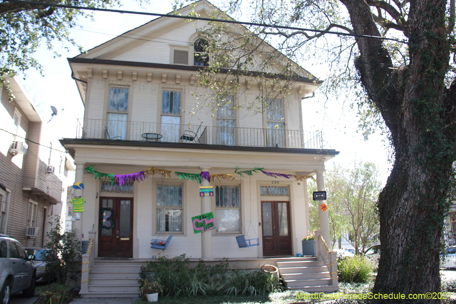 Krewe-of-House-Floats-00930-Mid-City-2021