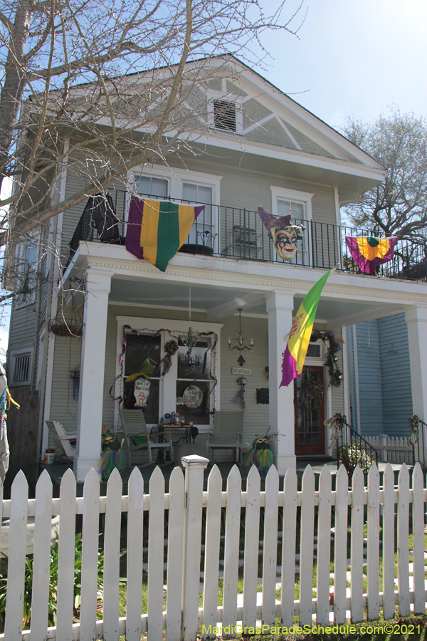 Krewe-of-House-Floats-00944-Mid-City-2021