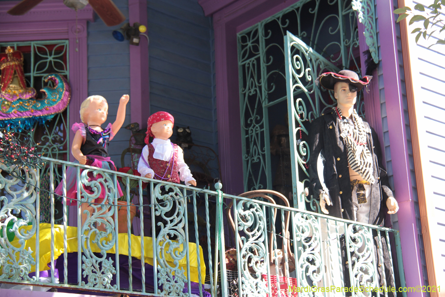 Krewe-of-House-Floats-00948-Mid-City-2021