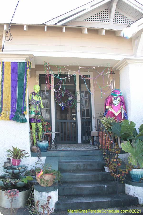 Krewe-of-House-Floats-00958-Mid-City-2021