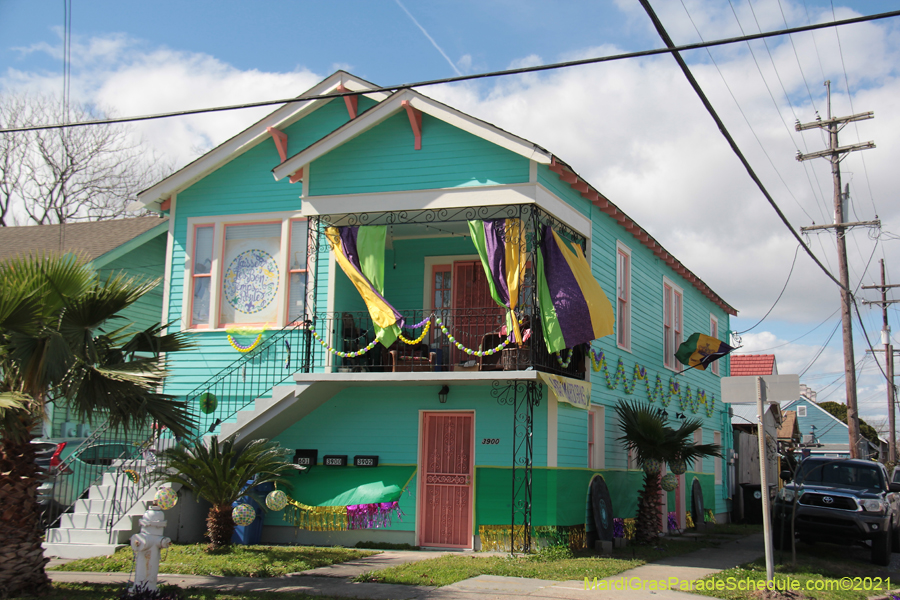 Krewe-of-House-Floats-00982-Mid-City-2021