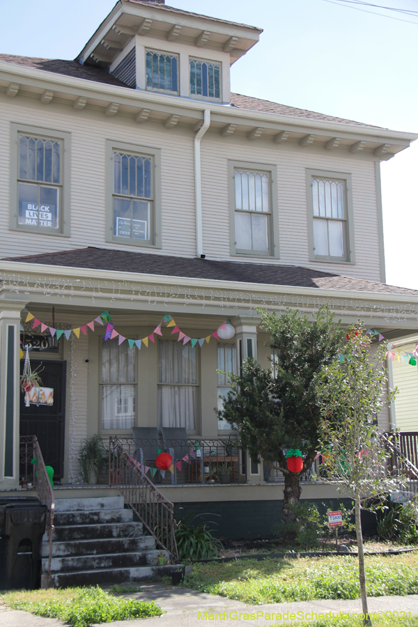 Krewe-of-House-Floats-00988-Mid-City-2021