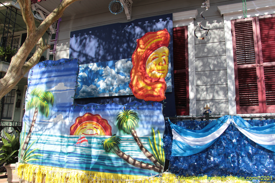 Krewe-of-House-Floats-01053-Mid-City-2021