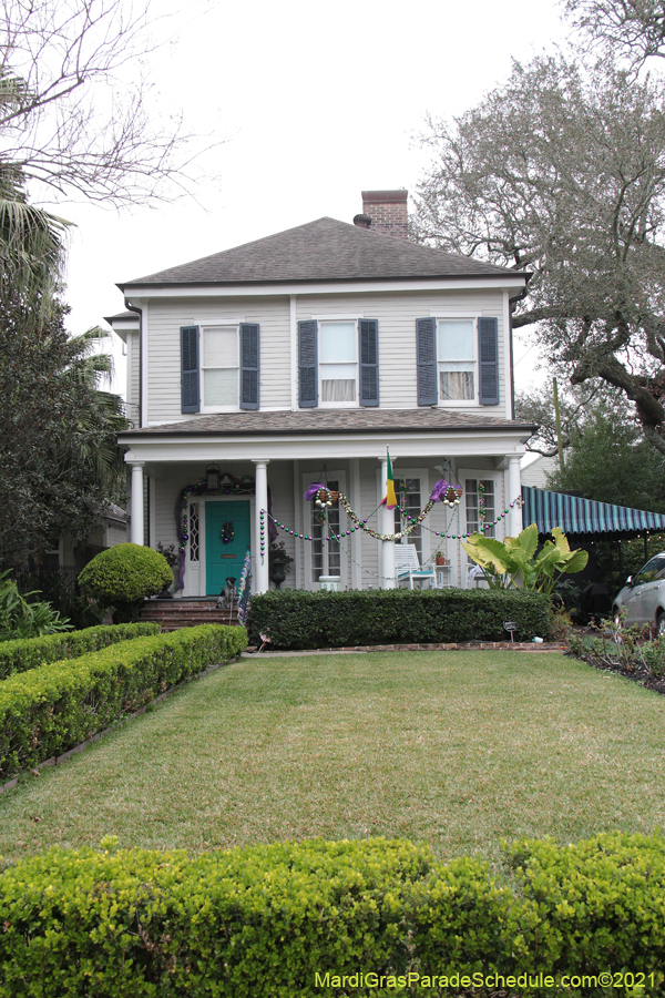 Krewe-of-House-Floats-01350-University-Uptown-2021