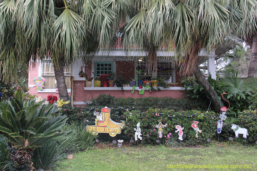 Krewe-of-House-Floats-01377-University-Uptown-2021