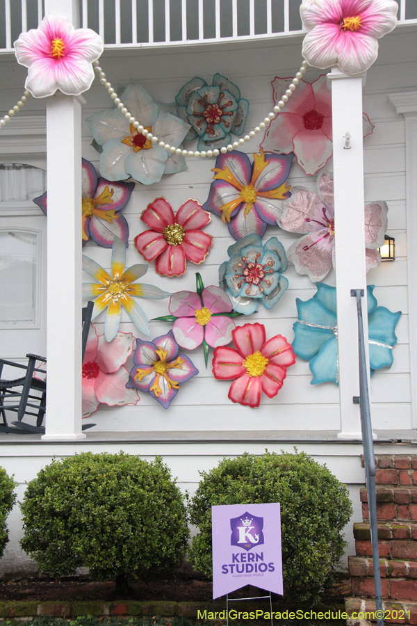 Krewe-of-House-Floats-01387-University-Uptown-2021