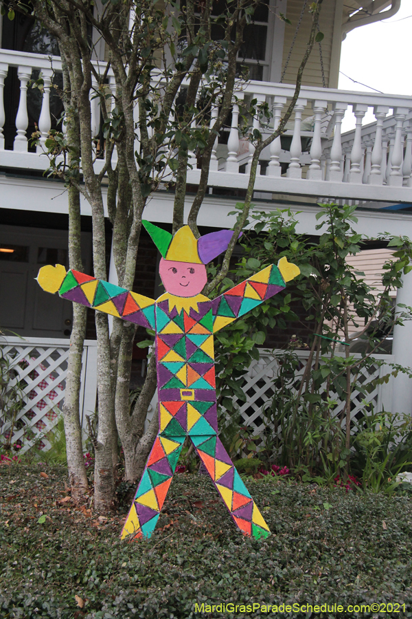 Krewe-of-House-Floats-01388-University-Uptown-2021