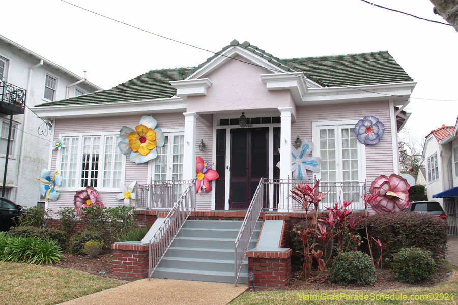 Krewe-of-House-Floats-01390-University-Uptown-2021