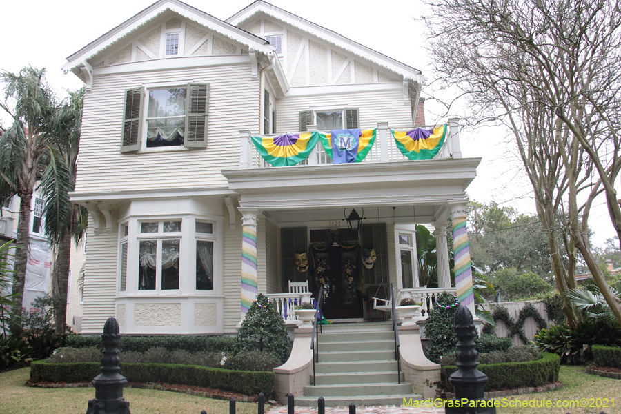 Krewe-of-House-Floats-01394-University-Uptown-2021