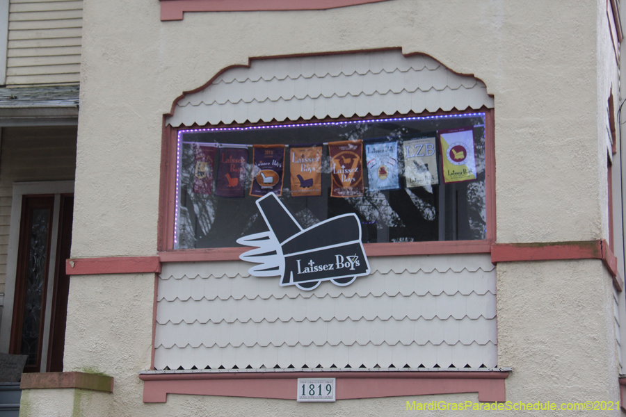 Krewe-of-House-Floats-01402-University-Uptown-2021