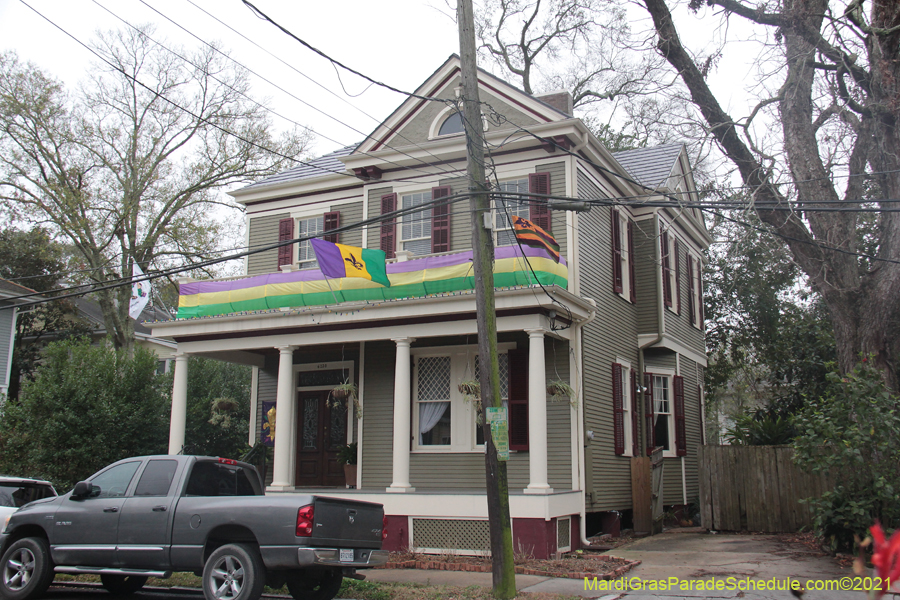 Krewe-of-House-Floats-01413-University-Uptown-2021