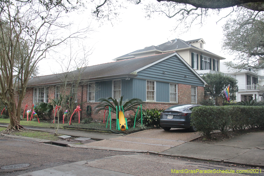 Krewe-of-House-Floats-01417-University-Uptown-2021