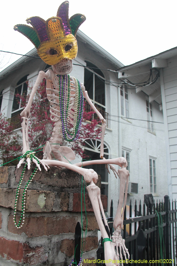 Krewe-of-House-Floats-01427-University-Uptown-2021