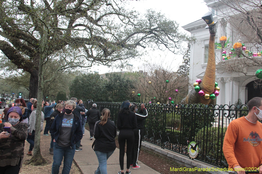 Krewe-of-House-Floats-01441-University-Uptown-2021