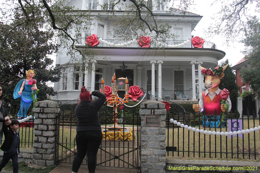 Krewe-of-House-Floats-01442-University-Uptown-2021