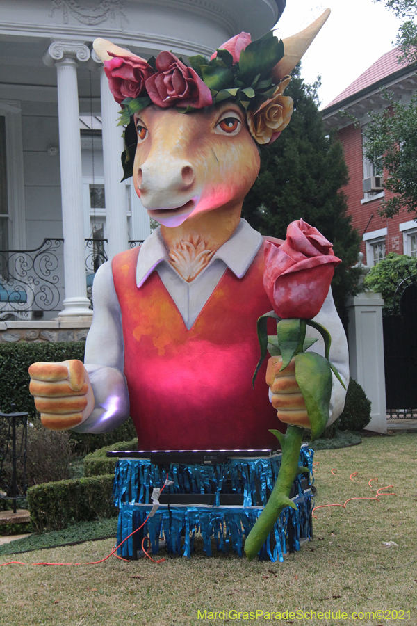 Krewe-of-House-Floats-01444-University-Uptown-2021