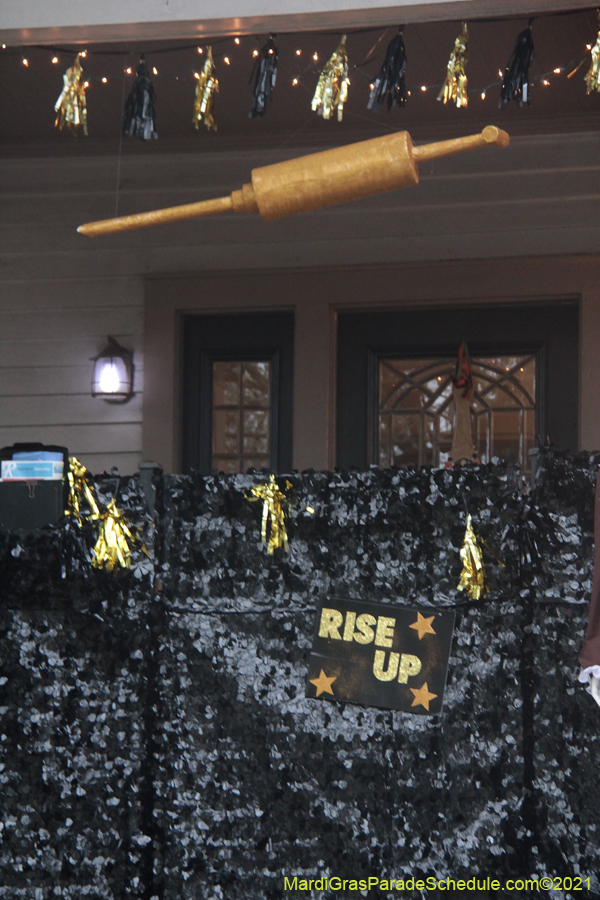 Krewe-of-House-Floats-01474-University-Uptown-2021