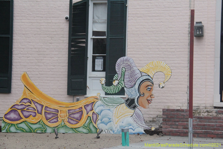 Krewe-of-House-Floats-01481-University-Uptown-2021