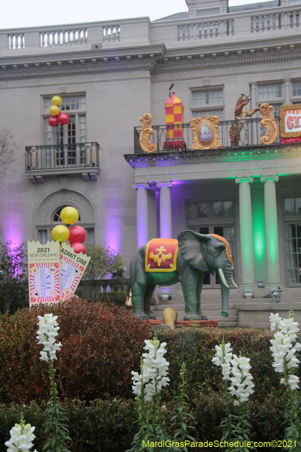 Krewe-of-House-Floats-01486-University-Uptown-2021