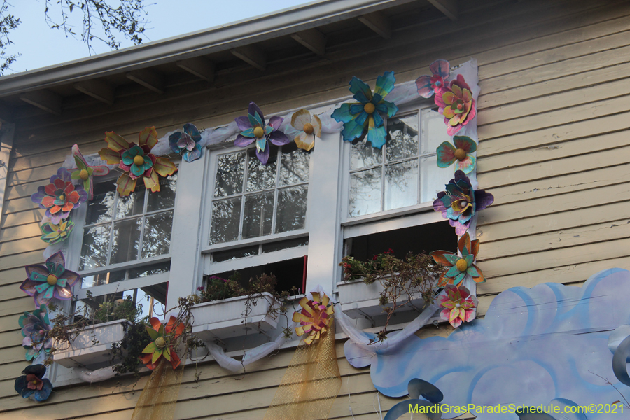 Krewe-of-House-Floats-02012-Uptown-2021