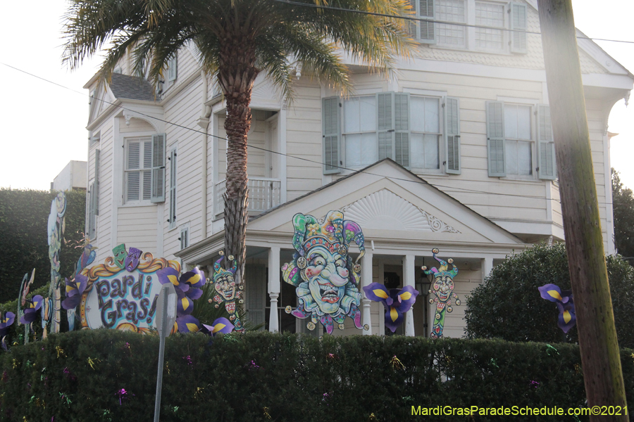 Krewe-of-House-Floats-02036-Uptown-2021