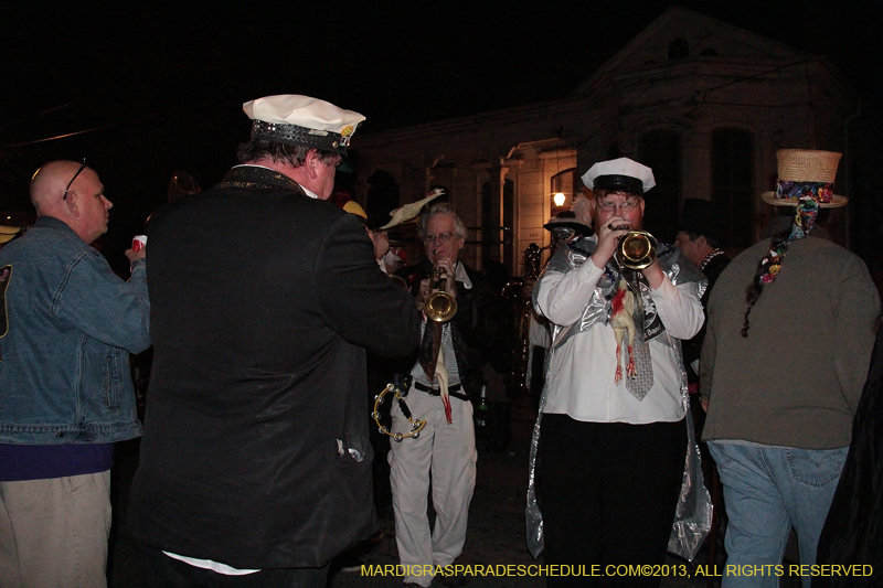 2013-Krewe-du-Vieux-1100