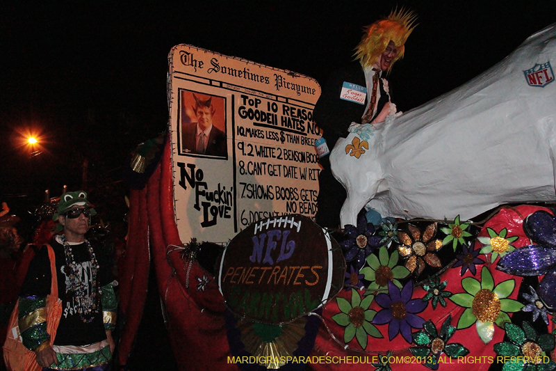 2013-Krewe-du-Vieux-1126