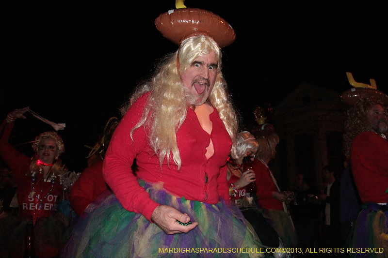 2013-Krewe-du-Vieux-1134