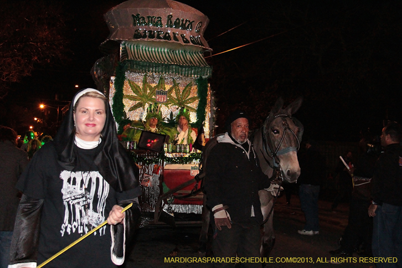 2013-Krewe-du-Vieux-1155