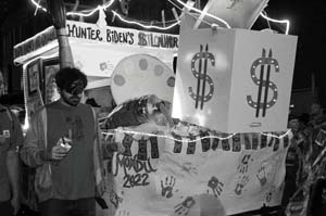 Krewe-du-Vieux00039-2022