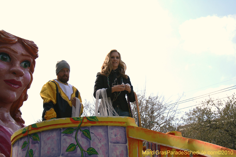 Krewe-of-King-Arthur-2010-Uptown-New-Orleans-Mardi-Gras-4659