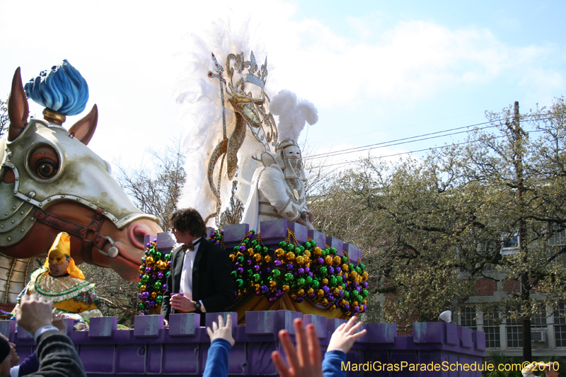 Krewe-of-King-Arthur-2010-Uptown-New-Orleans-Mardi-Gras-4664