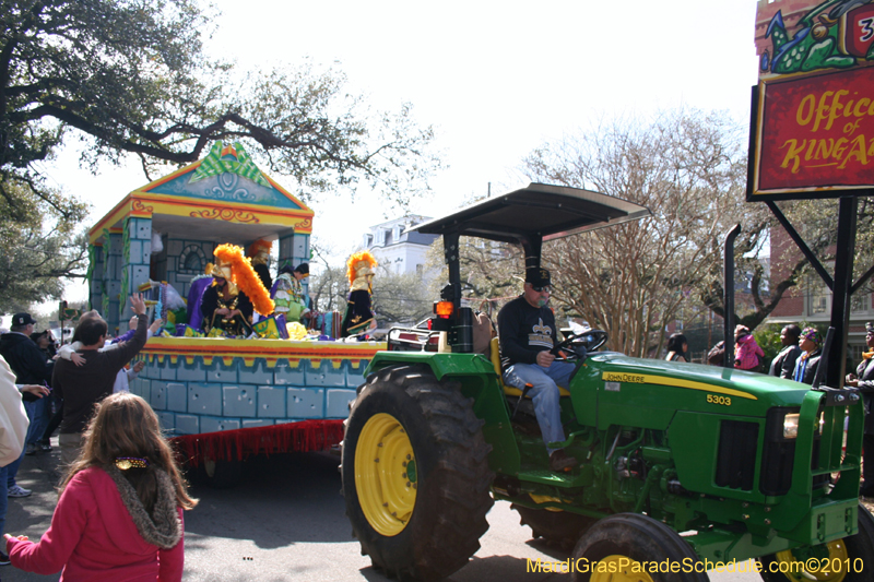 Krewe-of-King-Arthur-2010-Uptown-New-Orleans-Mardi-Gras-4679