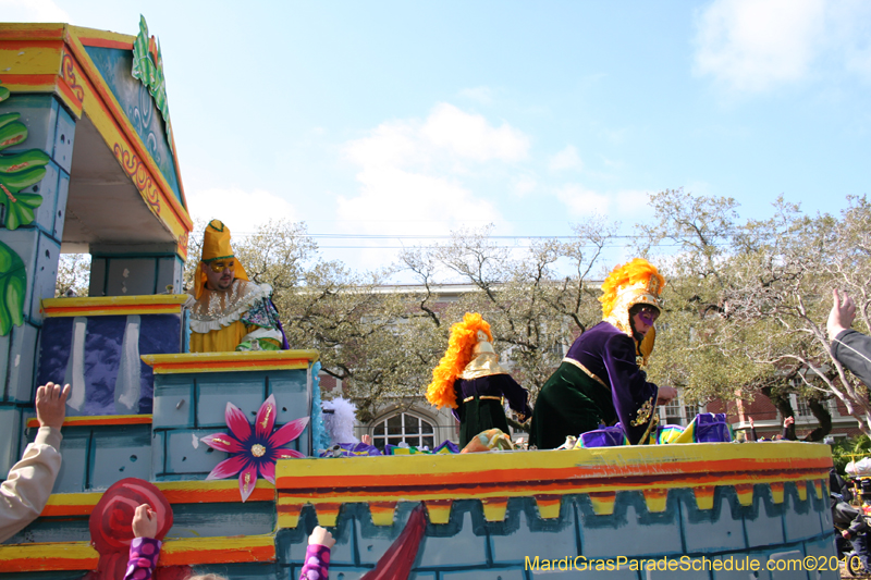 Krewe-of-King-Arthur-2010-Uptown-New-Orleans-Mardi-Gras-4681