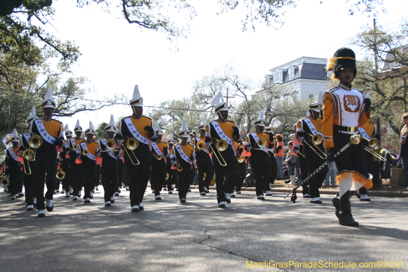 Krewe-of-King-Arthur-2010-Uptown-New-Orleans-Mardi-Gras-4697