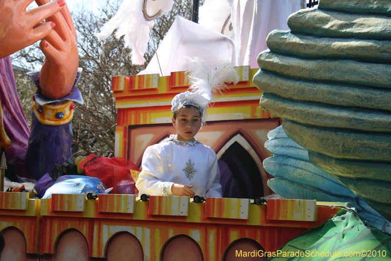 Krewe-of-King-Arthur-2010-Uptown-New-Orleans-Mardi-Gras-4708