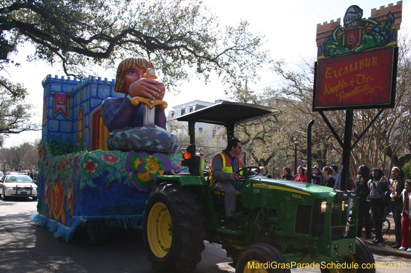 Krewe-of-King-Arthur-2010-Uptown-New-Orleans-Mardi-Gras-4718