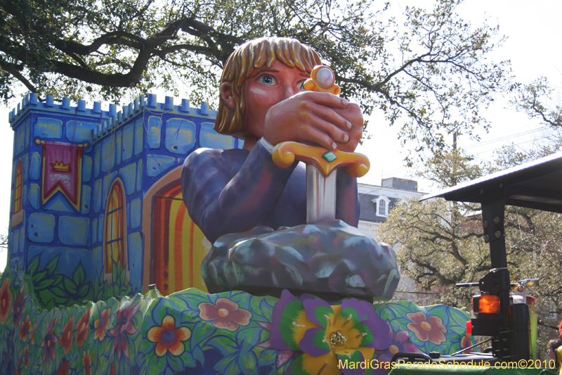 Krewe-of-King-Arthur-2010-Uptown-New-Orleans-Mardi-Gras-4719