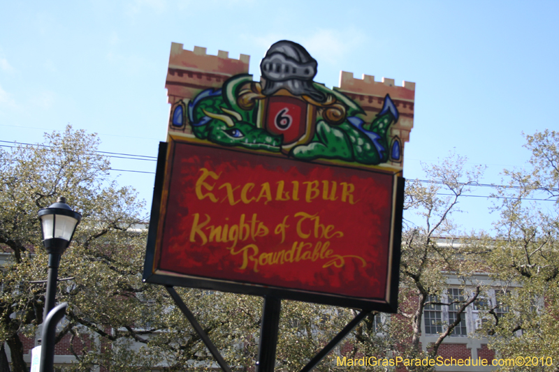 Krewe-of-King-Arthur-2010-Uptown-New-Orleans-Mardi-Gras-4720