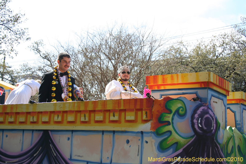 Krewe-of-King-Arthur-2010-Uptown-New-Orleans-Mardi-Gras-4739