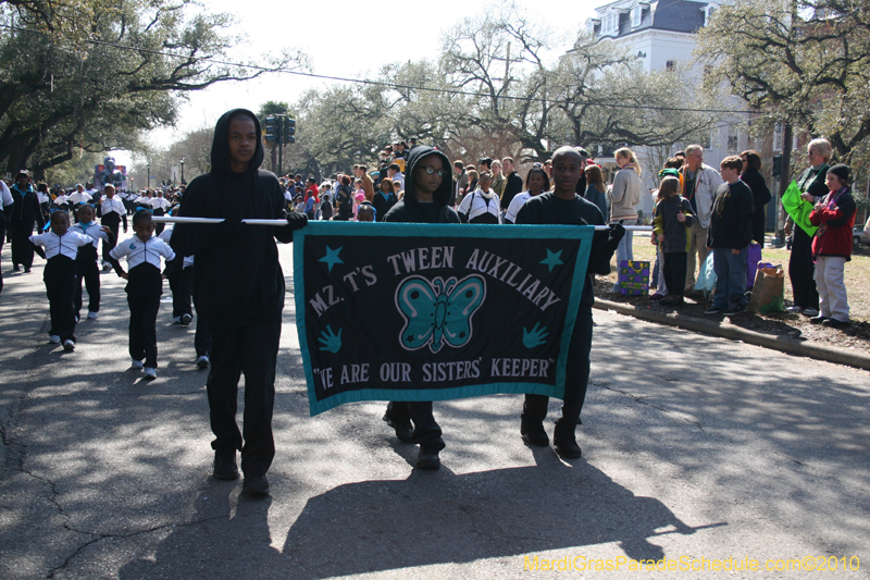 Krewe-of-King-Arthur-2010-Uptown-New-Orleans-Mardi-Gras-4759